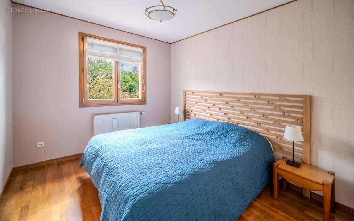 Maison à VELAINE-EN-HAYE