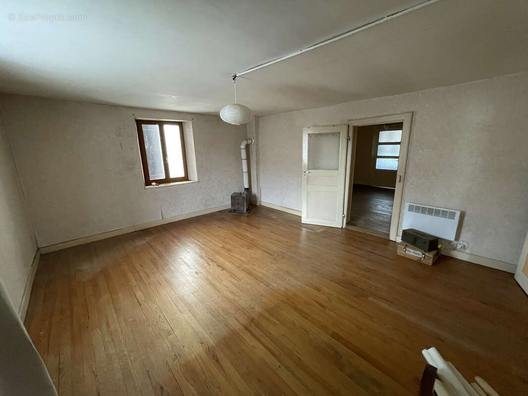 Maison à CHAMPAGNEY