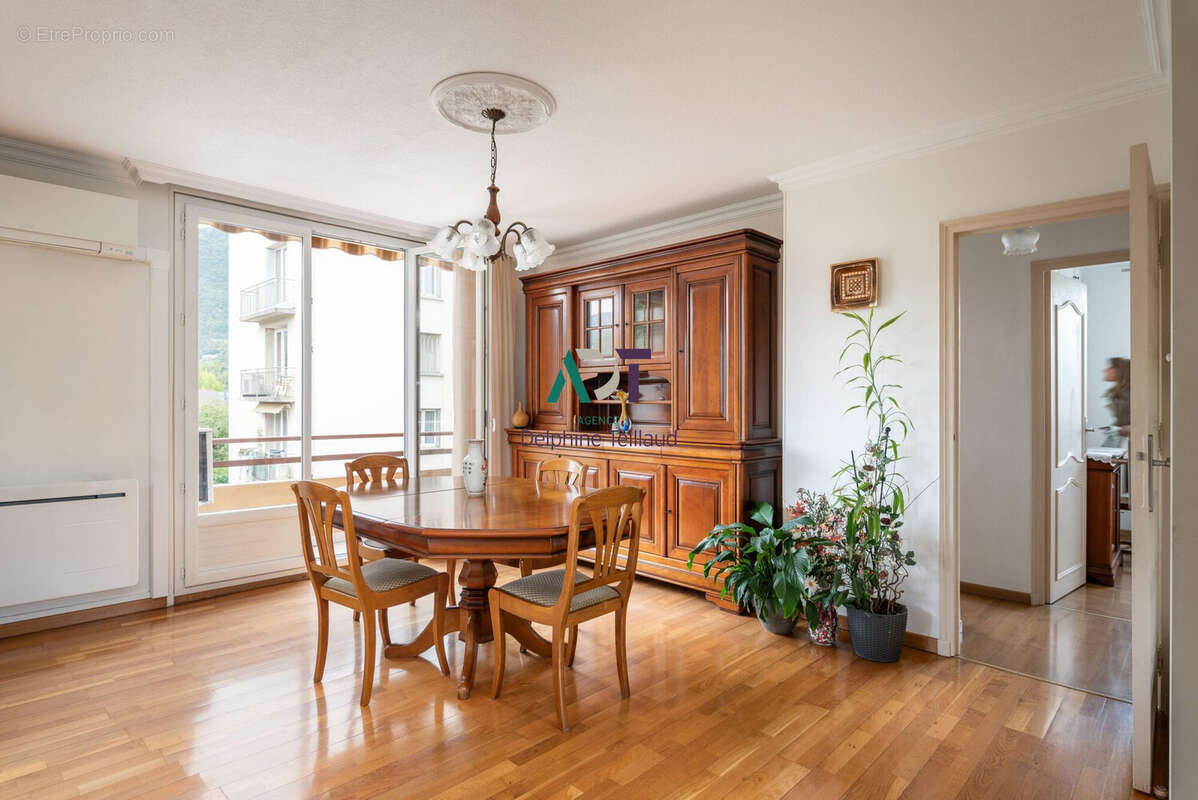 Appartement à LA TRONCHE