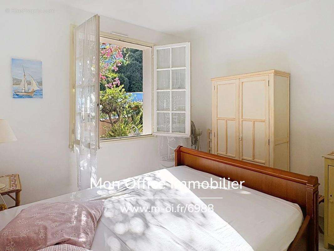 Référence : 6988-les. - maison à rafraichir vue collines avec jardin et parking à cavalaire sur mer - photo 8