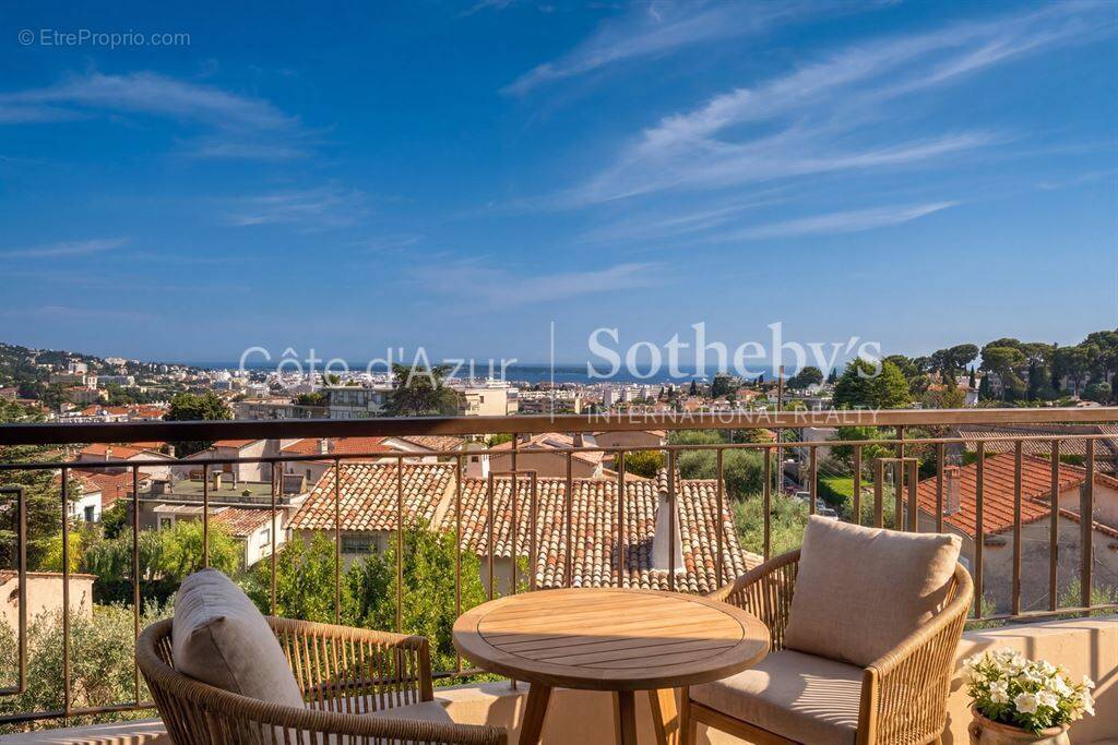 Appartement à LE CANNET