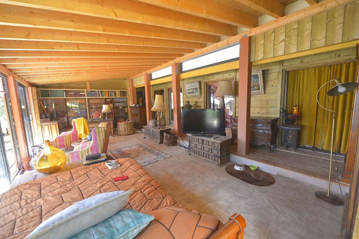 Maison à MESCHERS-SUR-GIRONDE