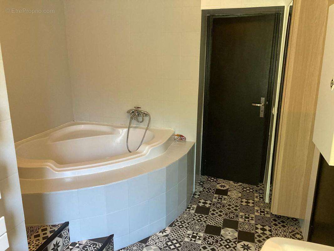 Maison à ROQUEFORT-LA-BEDOULE