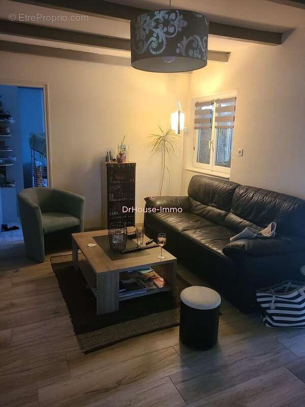 Maison à COURS-DE-PILE