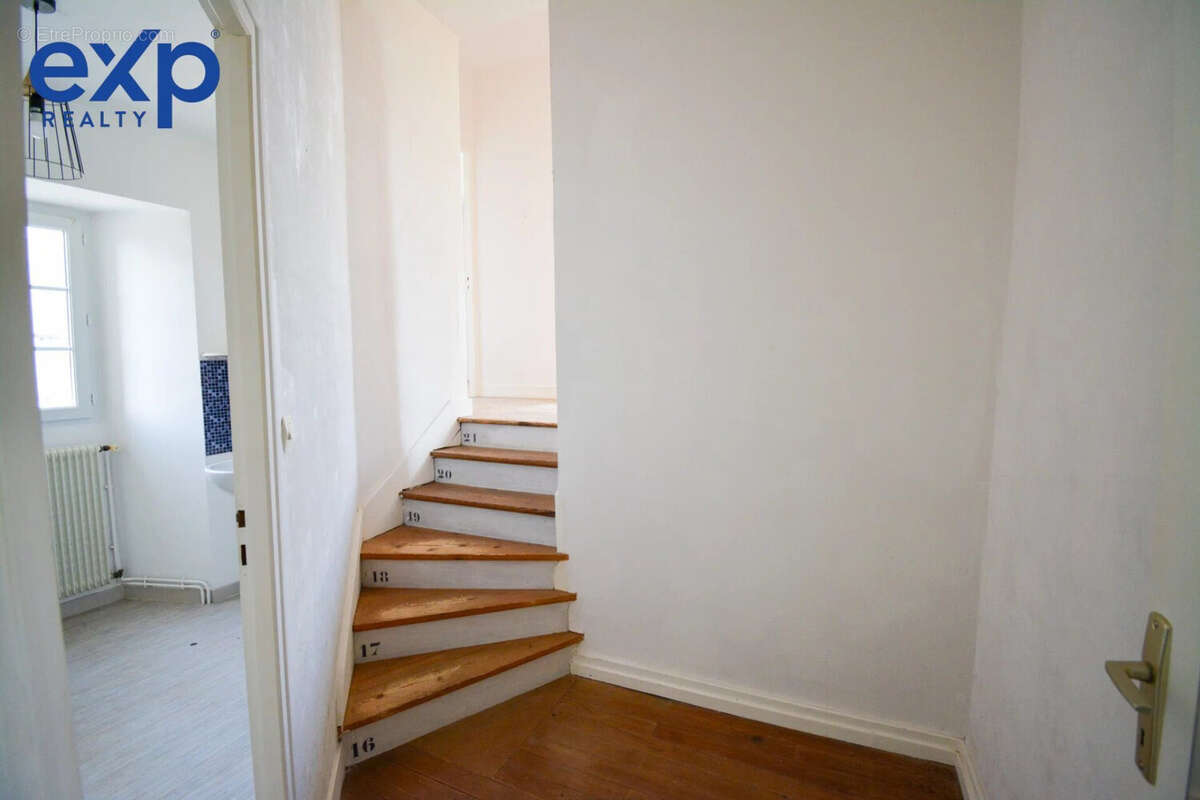 Maison à SAINT-EMILION