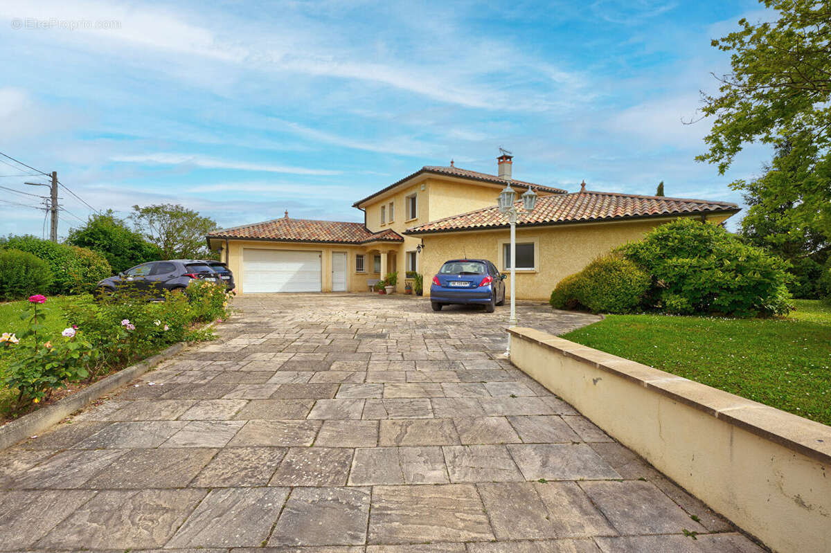 Maison à FONTAINES-SAINT-MARTIN