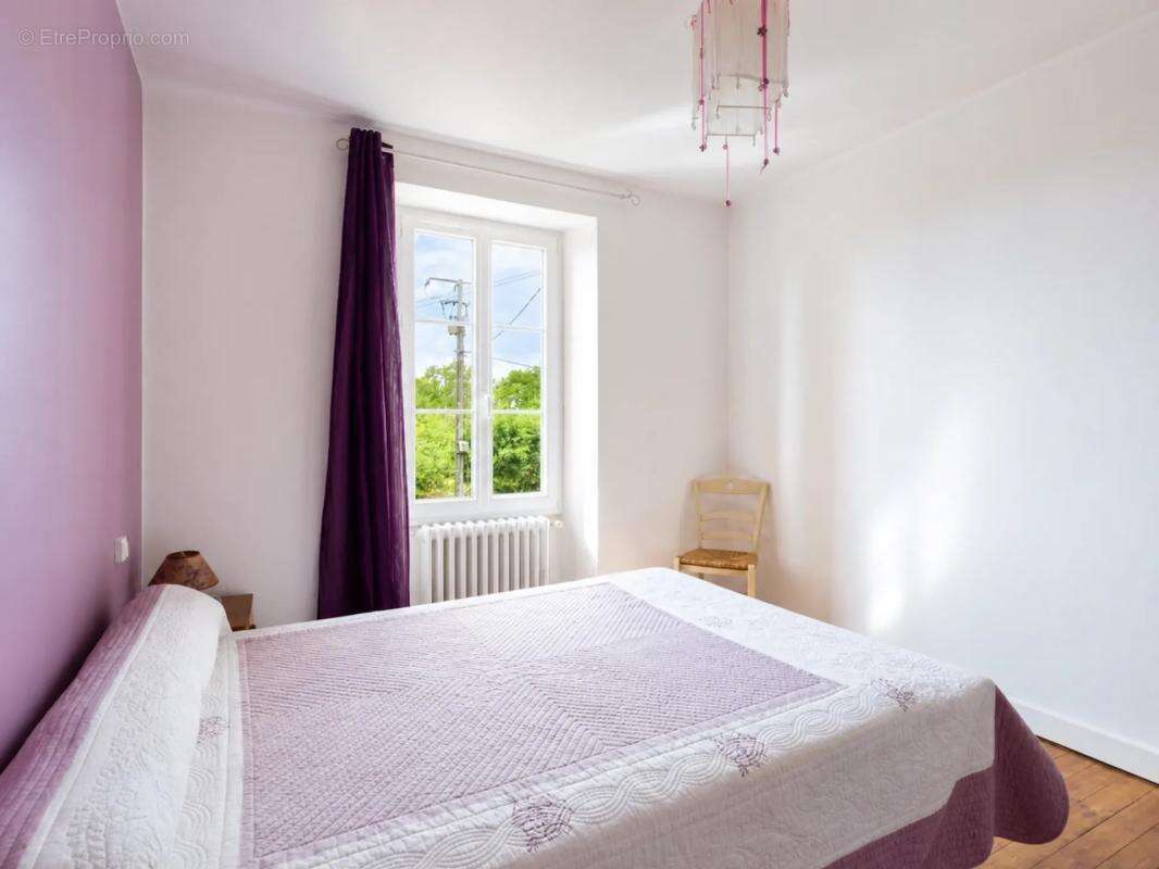 Maison pierre 141 m², piscine intérieure, 2 500 m² - Saint-Symphorien - photo 9