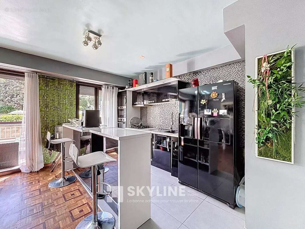 Appartement à MARSEILLE-5E