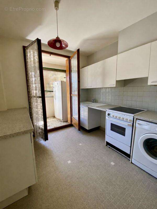Appartement à MARSEILLE-4E