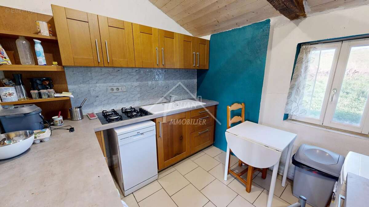 Maison à NEUILLY-LE-REAL