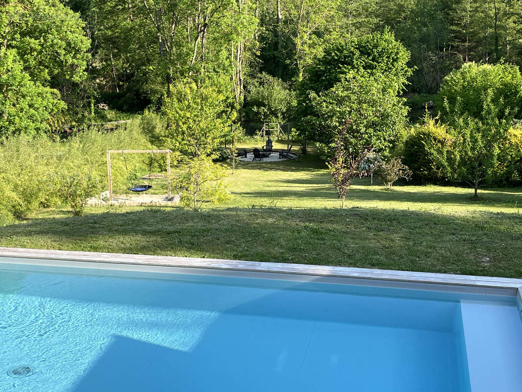 Maison à BRIARRES-SUR-ESSONNE