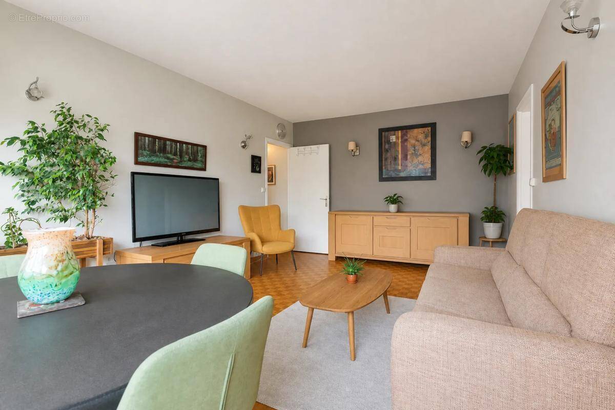 Appartement à LE PERREUX-SUR-MARNE