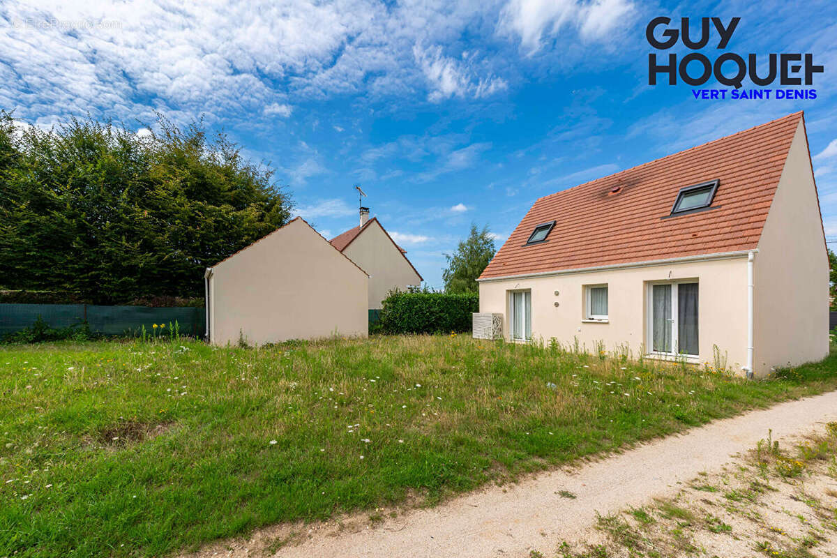 Maison à DAMMARIE-LES-LYS