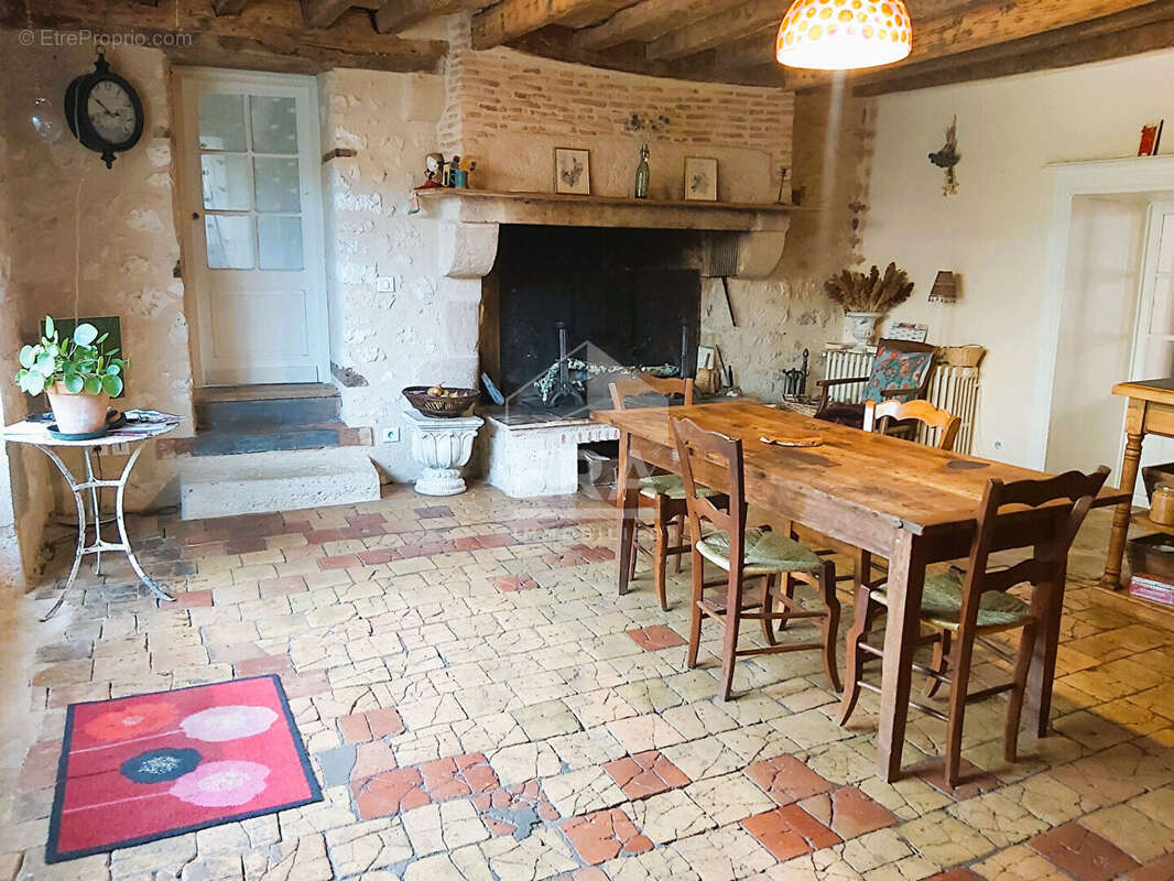 Maison à MONTCARET
