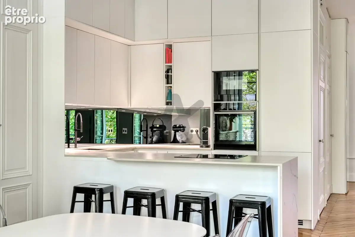 Superbe appartement de caractère entièrement rénové avec 2 chambres et un bureau - photo 5