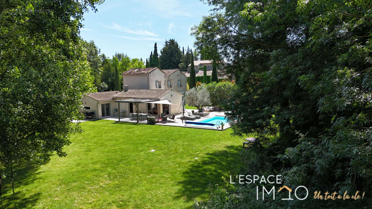 Maison à SAINT-SATURNIN-LES-AVIGNON
