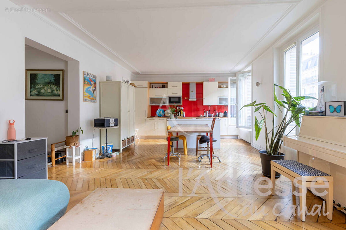 Appartement à PARIS-10E