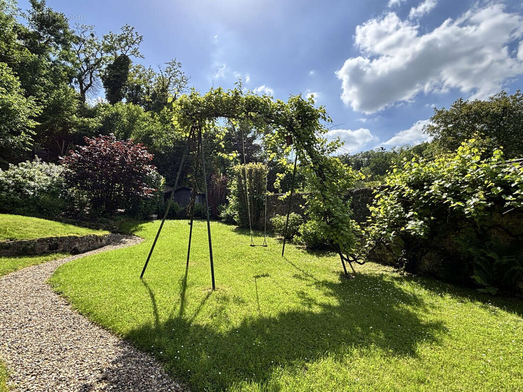 Maison 235 m² à Grisy-Les-Platres  - photo 9