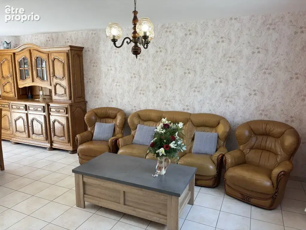 10 mn Objat, 25 mn Brive centRe et 20 mn  A20 - photo 12