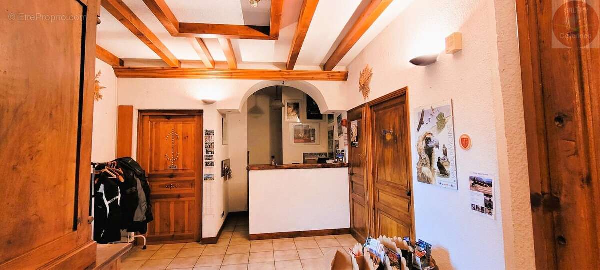 Maison à MAS-SAINT-CHELY