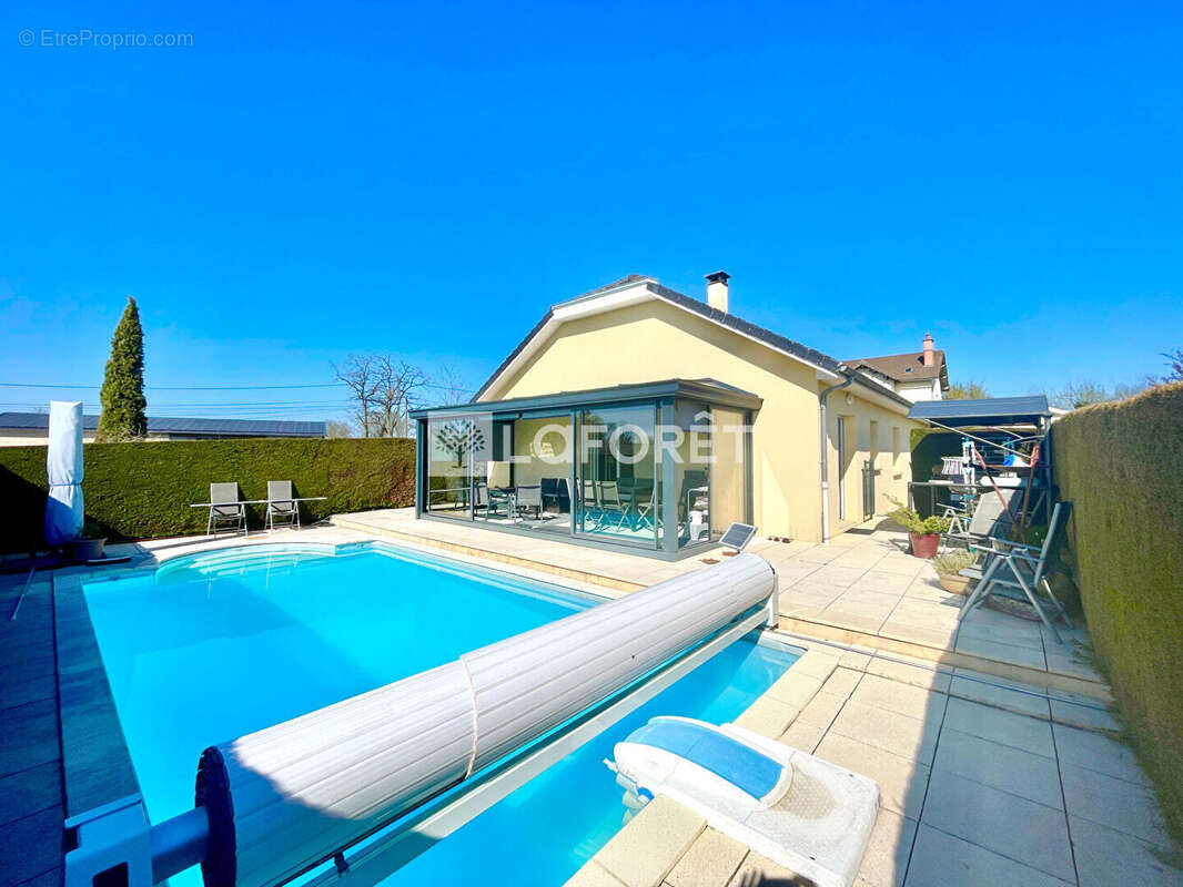 Maison à LANUEJOULS