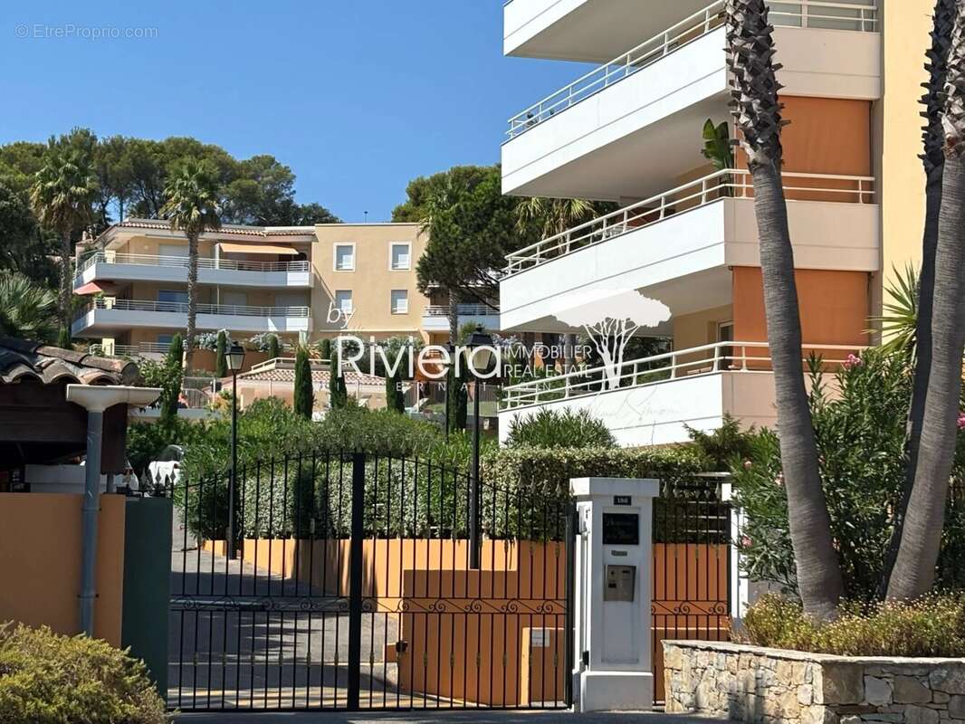 Grand appartement en vente à Cavalaire-Sur-Mer - photo 17