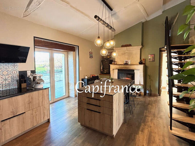 Maison à CHERMIGNAC