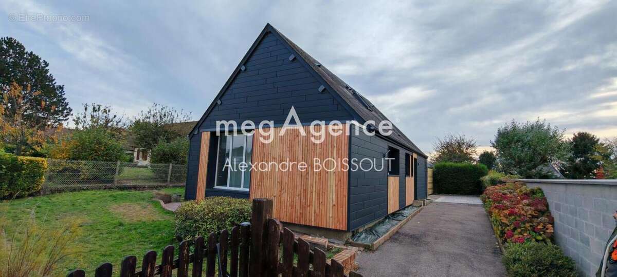 Maison à LA NEUVILLE-CHANT-D'OISEL