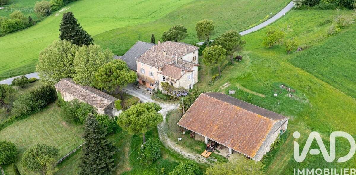 Maison 378 m² à Autichamp  - photo 5