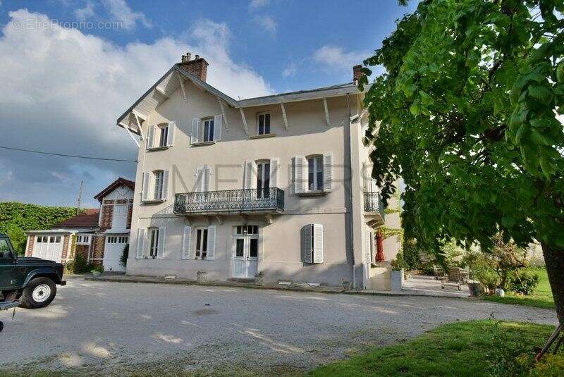 Maison à LE CREUSOT