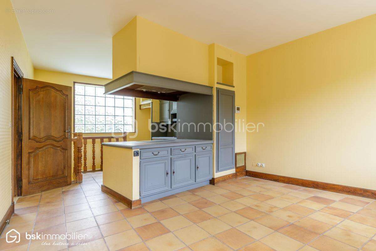Maison de caractère 326 m² – Hyper-centre Châteauroux – Gros potentiel - photo 3