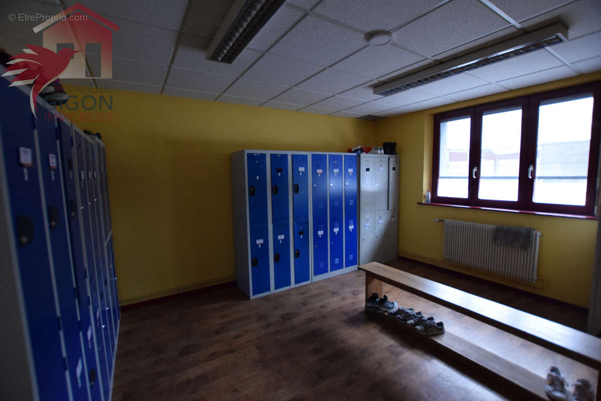 Commerce à AUDINCOURT