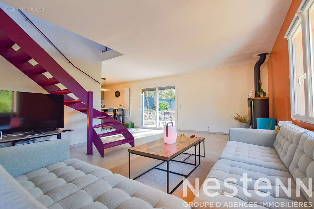 A vendre à LORGUES - Propriété familiale 6 chambres au coeur d'un environnement privilégié avec PISCINE - photo 9