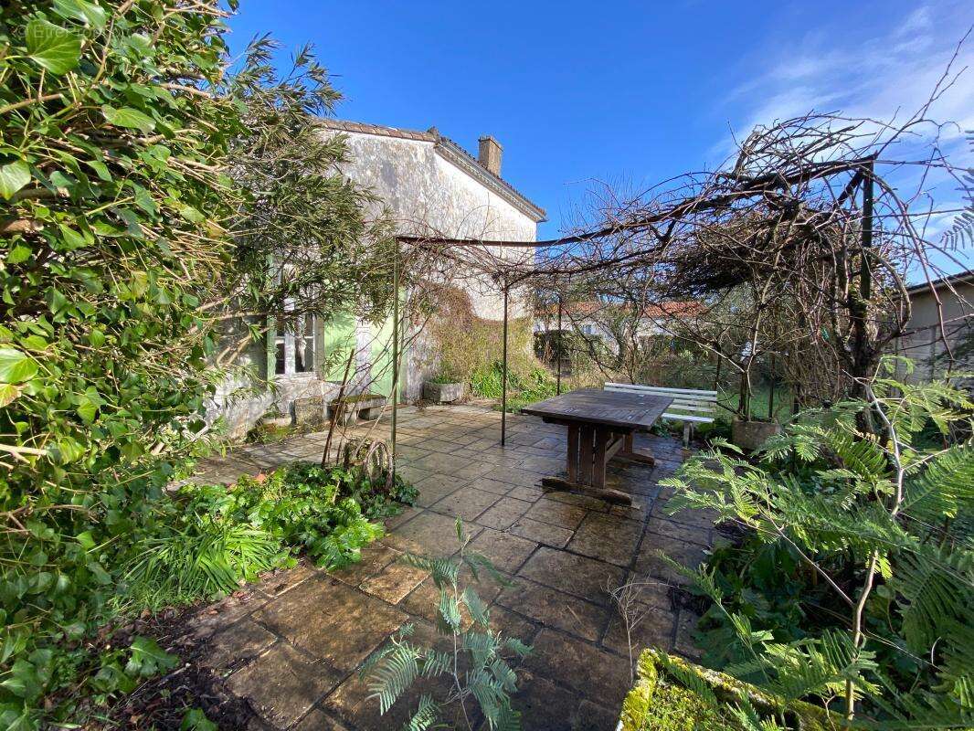 Maison à LES MATHES