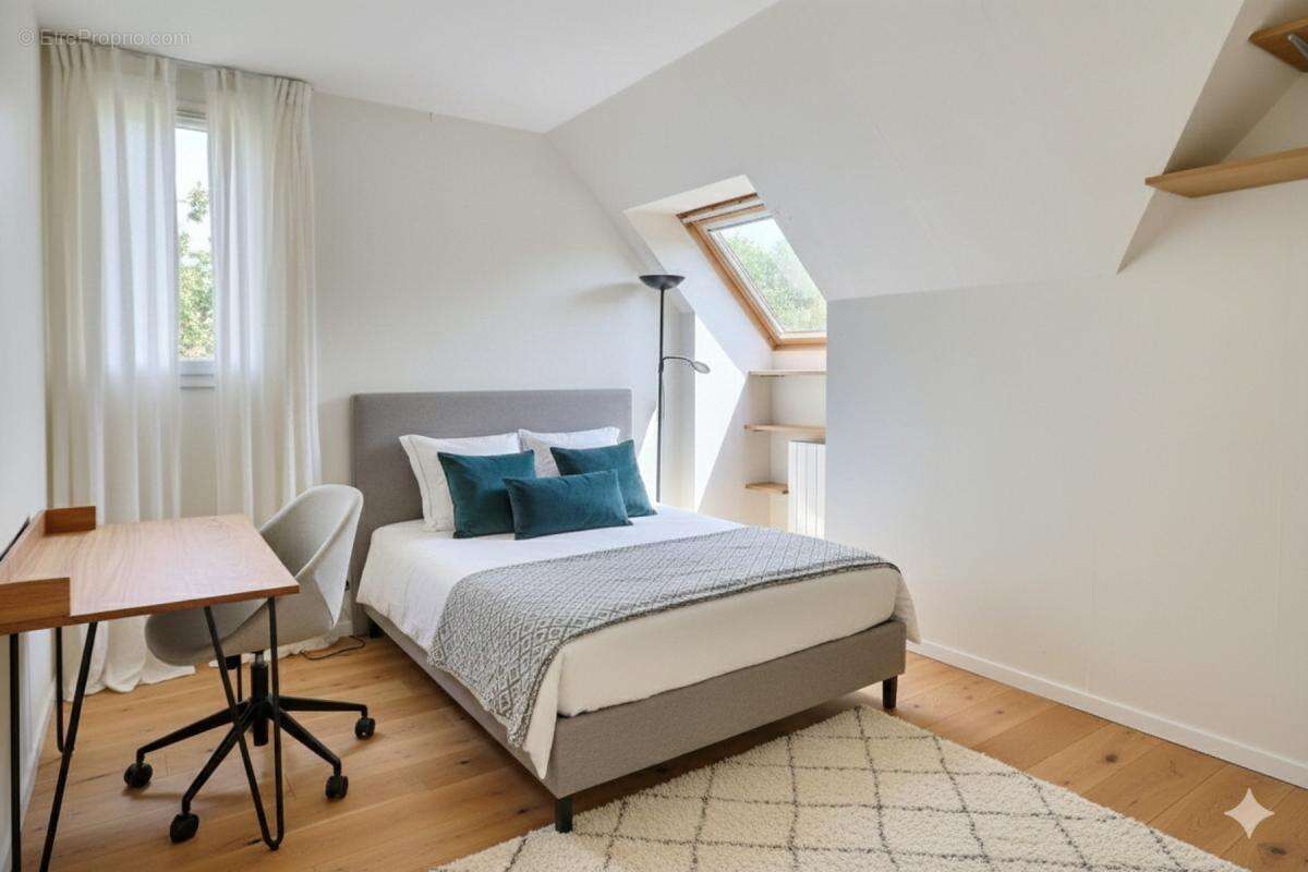 Maison à SAINT-NOM-LA-BRETECHE