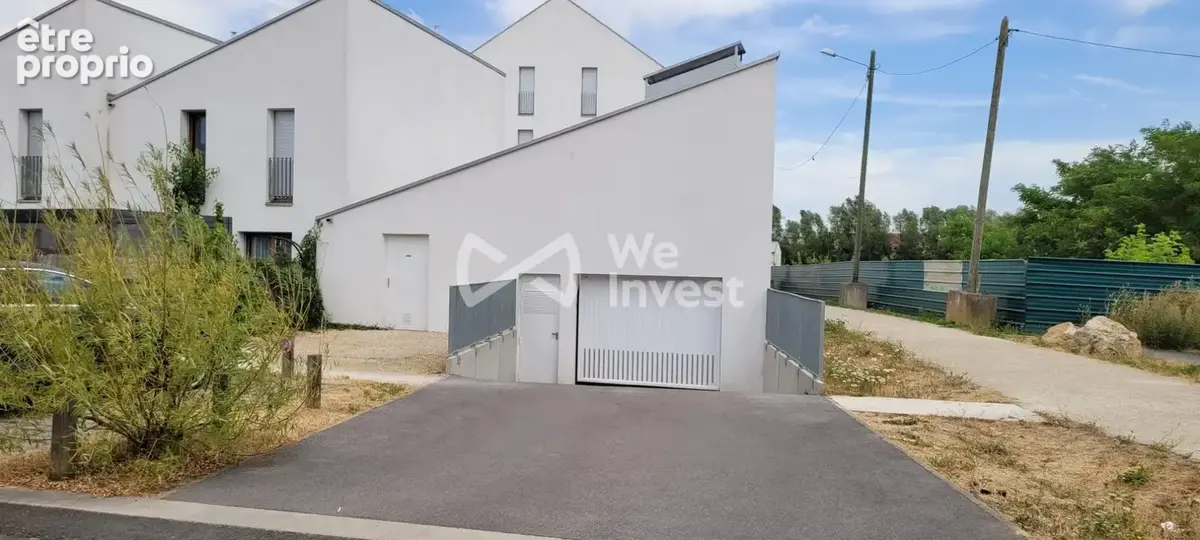 Parking à MONTEVRAIN