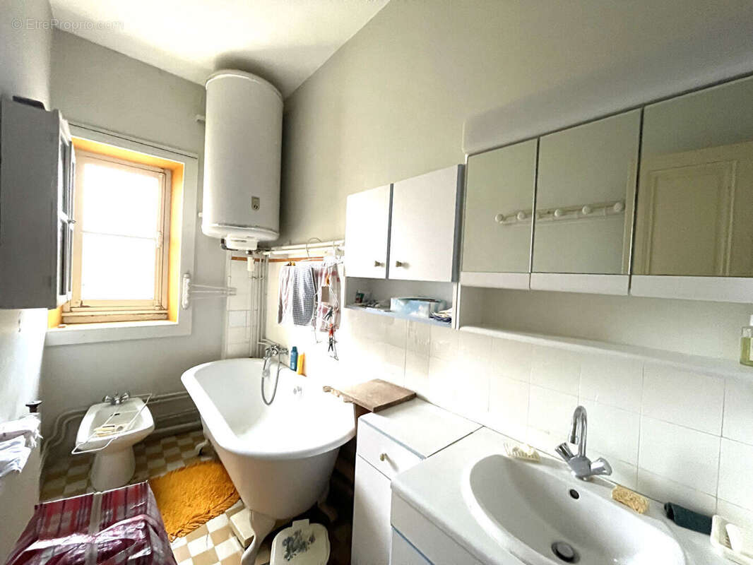 Maison à LONS-LE-SAUNIER