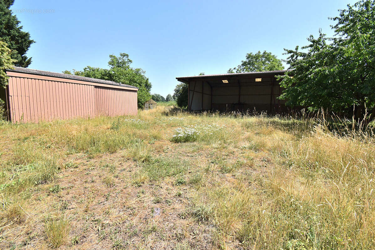 Maison Hampigny 10 pièces 241 m2 - photo 2