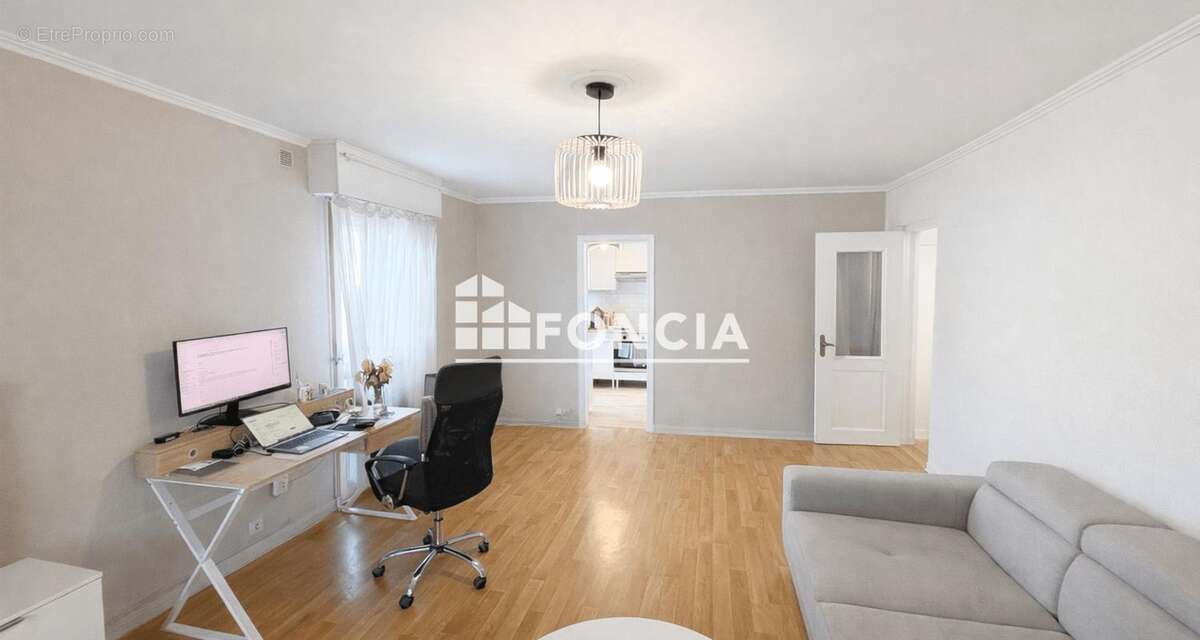 Appartement à VELIZY-VILLACOUBLAY