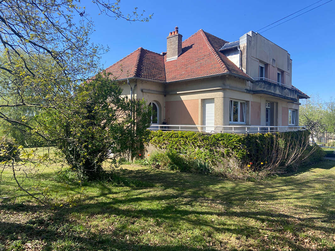 Maison à FRETIGNEY-ET-VELLOREILLE