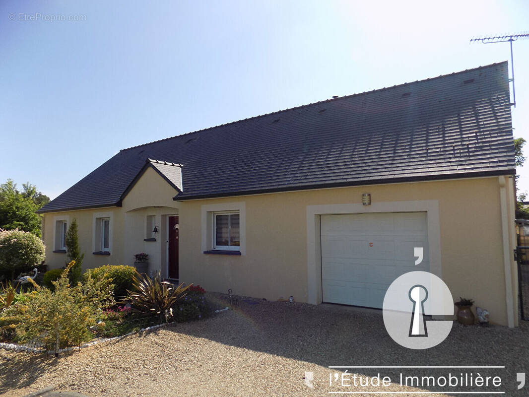 Maison à LA BAZOUGE-DE-CHEMERE