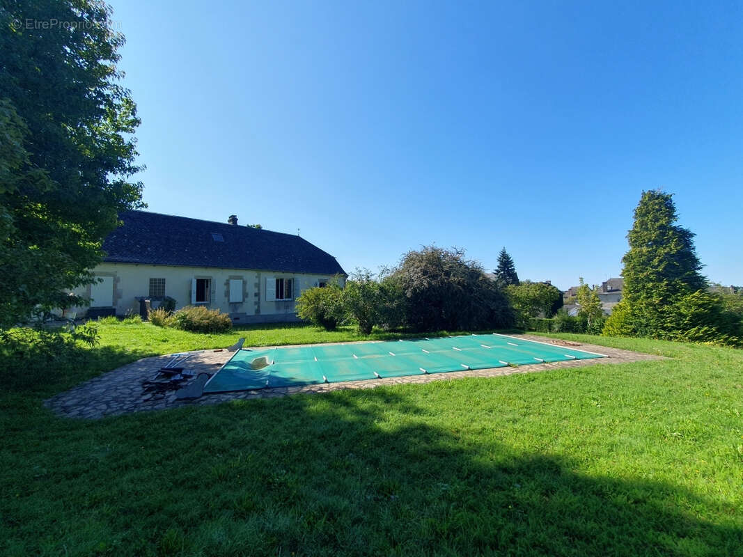 Maison à MARCILLAC-LA-CROISILLE