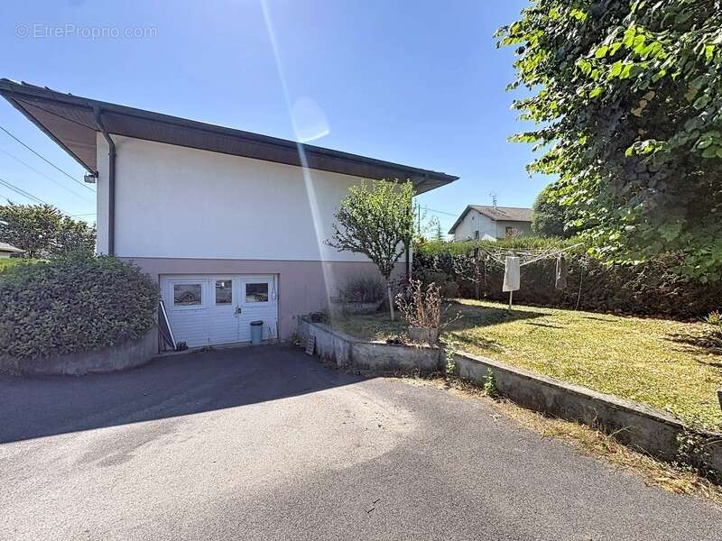Maison à VETRAZ-MONTHOUX
