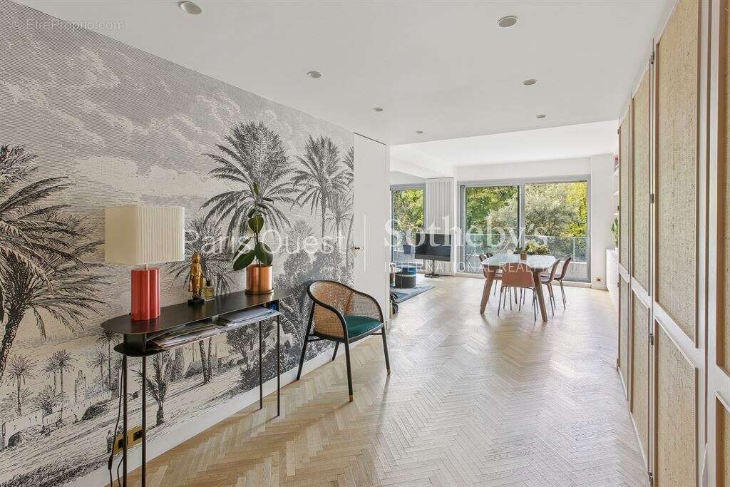 Appartement à NEUILLY-SUR-SEINE