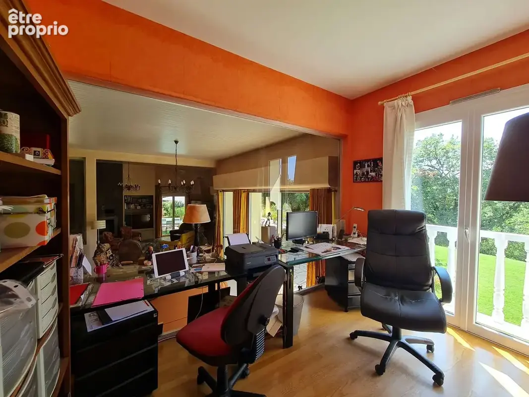 Maison familiale de 302m2 sur 3900m2 de terrain - photo 9