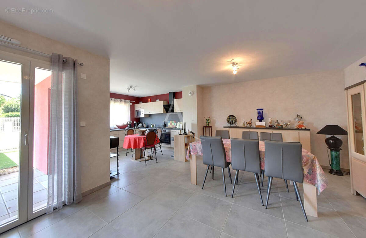 Appartement à CHARNAY-LES-MACON