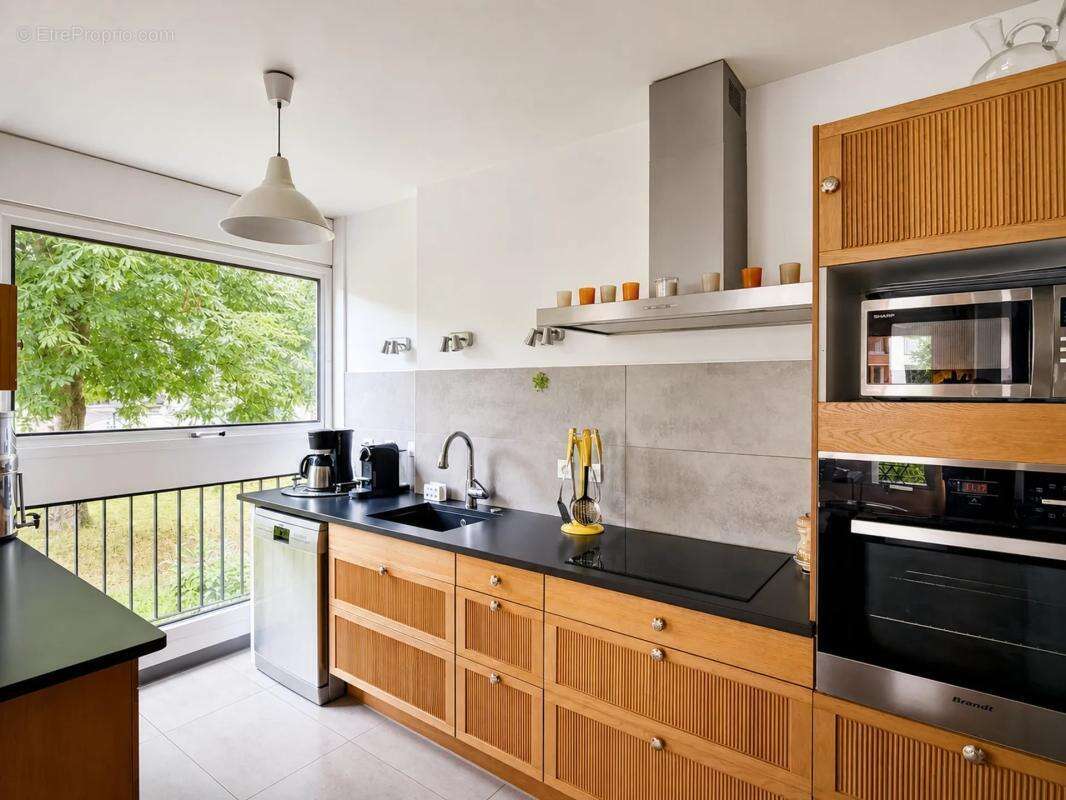 Le Chesnay-Rocquencourt — Résidence Parly II — Appartement familial 93 m² avec 3 chambres, loggia, box et cave - photo 4