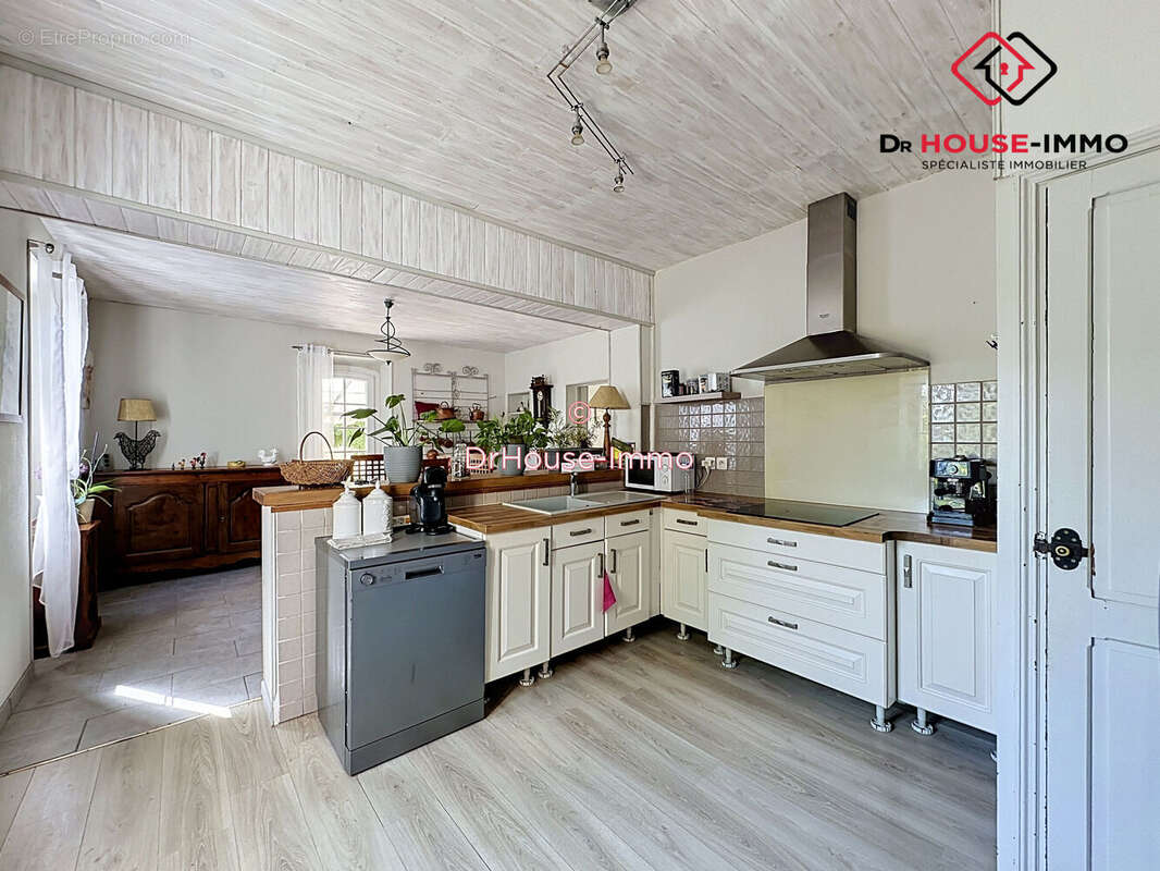 Maison 198 m² à Aubeterre-Sur-Dronne  - photo 39