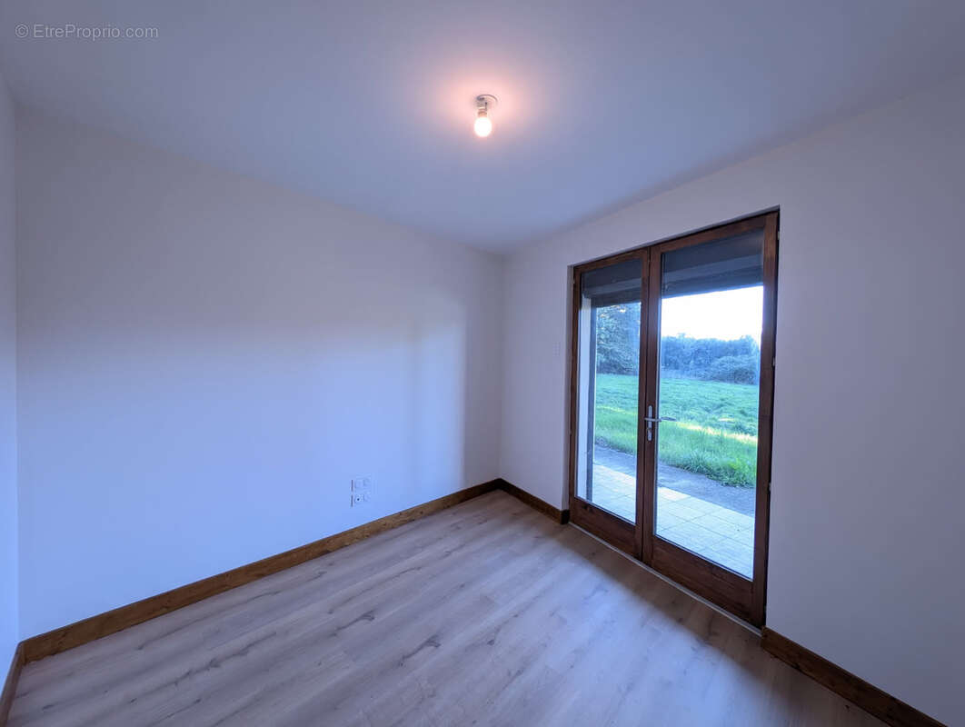 Maison à BUSSIERE-POITEVINE