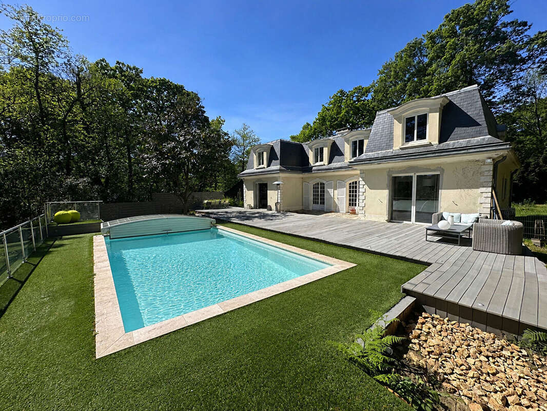 Maison à VERRIERES-LE-BUISSON